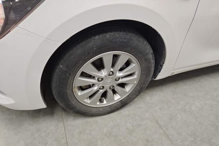 Used Hyundai Celesta 2017 1.6L Automatic Enjoyment Version GLS
