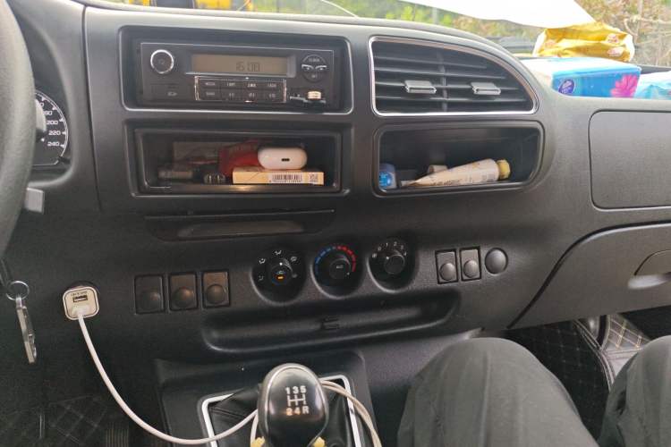 Used JMC Transit 2021 2.8T Space King Standard Version Short Wheelbase Mid-Height Roof 6-Seater Diesel Euro VI JX493
