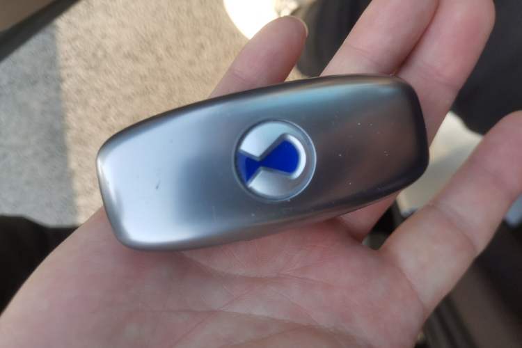 Used Denza D9 2022 DM-i 1040 Prestige Model