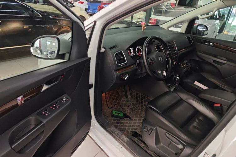 Used Volkswagen Sharan 2013 1.8TSI Comfort Model
