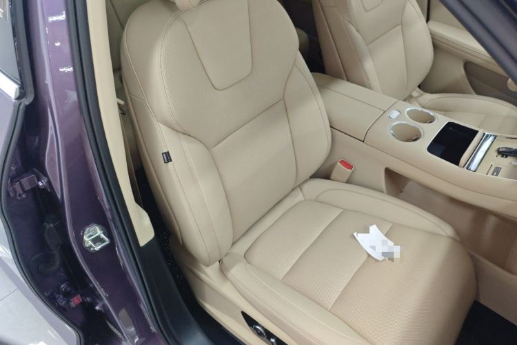 Used Hima AITO M5 2025 Extended-Range Ultra All-Wheel-Drive Version Right Front Seat