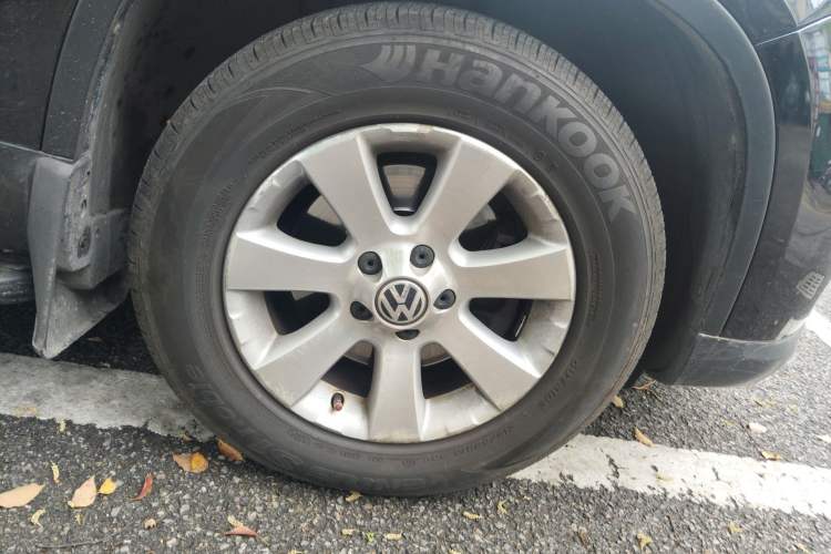 Used Volkswagen Tiguan 2010 1.8 TSI Automatic Two-Wheel Drive Urban Edition Right Front Wheel Hub