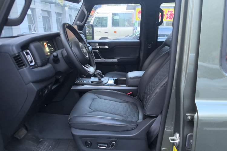 Used 212 T01 2024 2.0T Mechanic