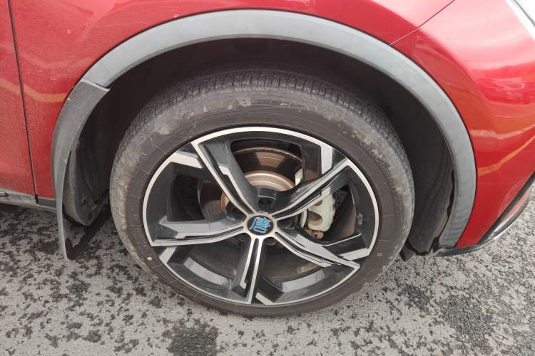 Used BYD Tang New Energy 2021 DM-i 112KM Prestige Model Right Front Wheel Hub