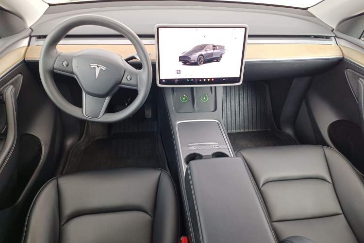 Used Tesla Model Y 2022 Revised Version Long-Range All-Wheel Drive Center Console