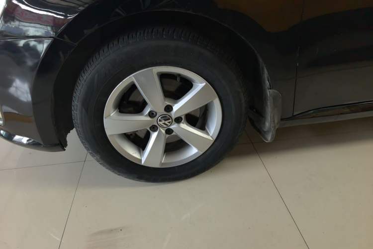 Used Volkswagen Lavida 2013 Revised Classic 1.6L Manual Fashion Edition
