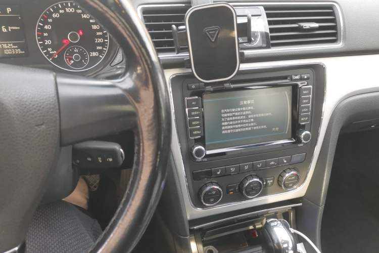 Used Volkswagen Passat 2013 1.8TSI DSG Prestige Edition Audio And AC Panel