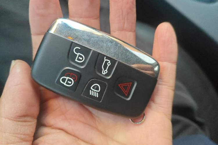 Used Land Rover Discovery Sport 2019 240 PS SE Version China VI Standard Vehicle Key