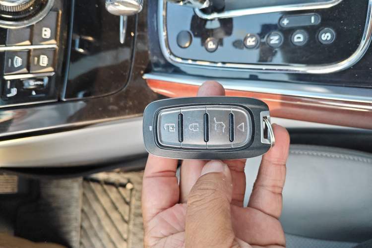 Used Hongqi H7 2013 2.0T Luxury Model
