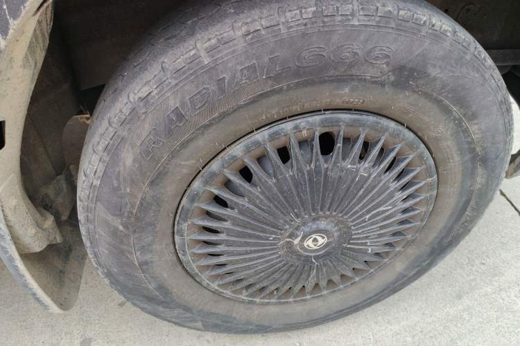 Used Dongfeng Yufeng 2023 V9+ 2.0T Manual Front-Drive Multi-Function Short-Chassis Mid-Height 5/6-Seater Right Front Wheel Hub