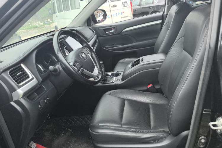 Used Toyota Highlander 2018 2.0T Four-Wheel Drive Luxury Edition 7 Seats China V Emission Standard Left Front Seat
