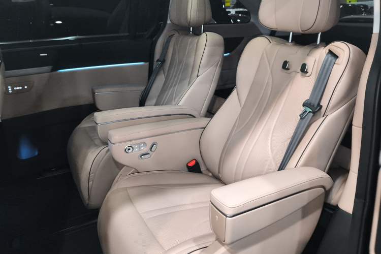 Used XPeng X9 2024 640 All-Wheel Drive High-Performance Max
