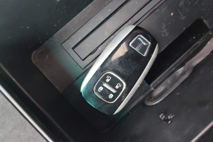 Used Luxgen Great 7 MPV 2016 2.2T Smart Enjoyment Version Vehicle Key