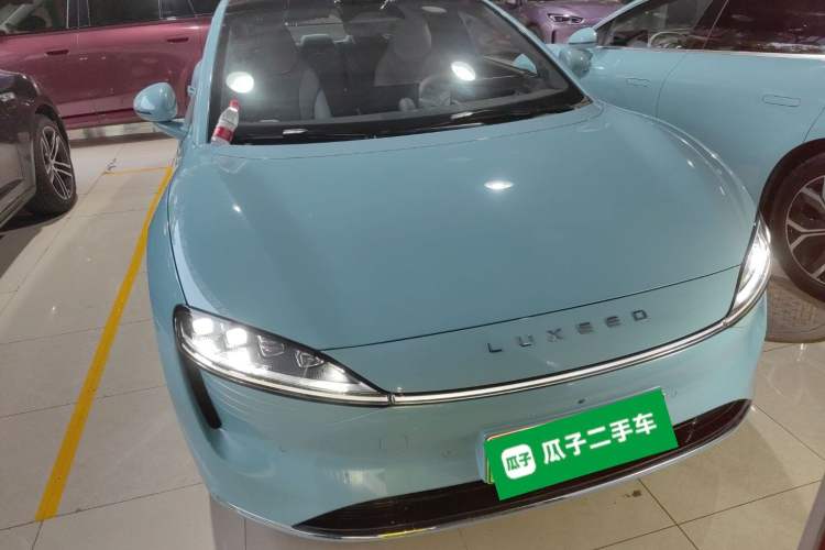 Used Hima Luxeed S7 2025 705 km Max Front Right 45 Deg