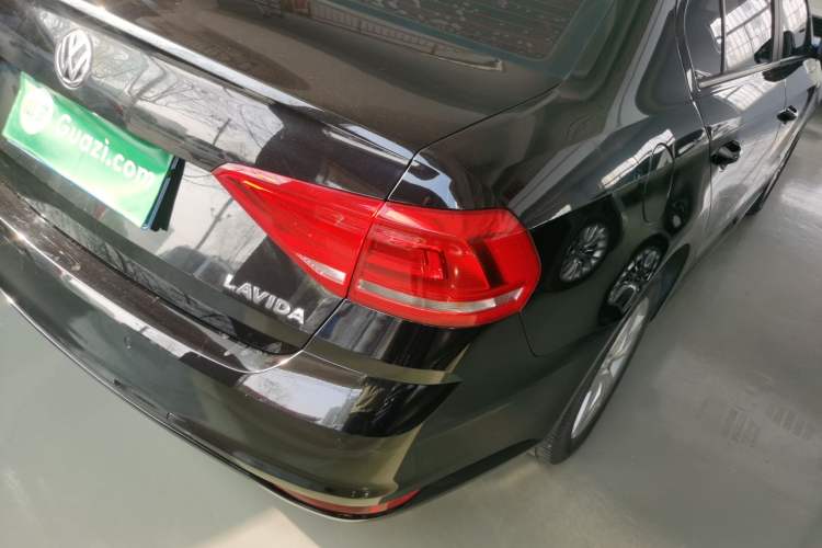 Used Volkswagen Lavida 2017 1.6L Automatic Fashion Edition Right Rear Taillight