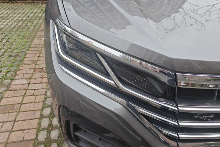 Used Volkswagen Touareg 2022 3.0 TSI Prestige Edition Classic Sport Package Right Front Headlight