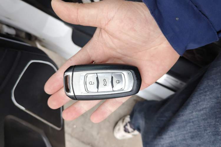 Used Geely Auto Emgrand 2015 Sedan 1.5L Manual - Top Trim Level
