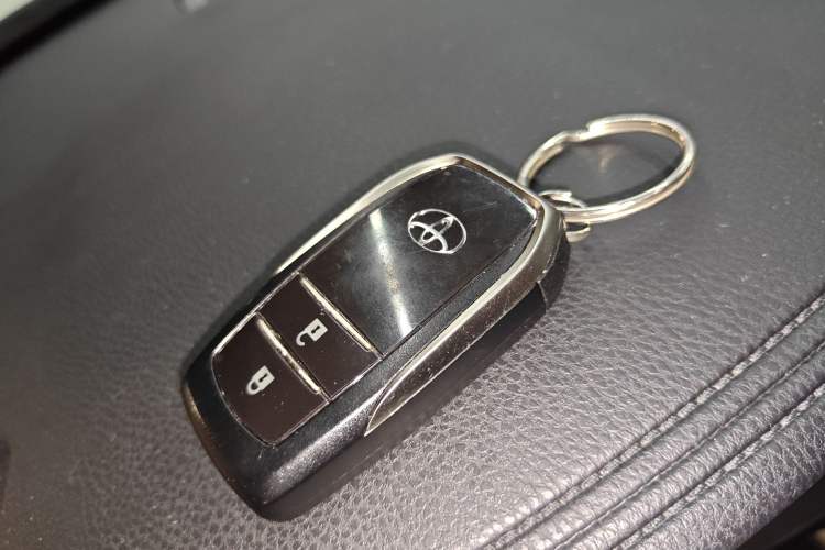 Used Toyota Highlander 2017 2.0T Four-Wheel Drive Luxury Edition 7 Seats