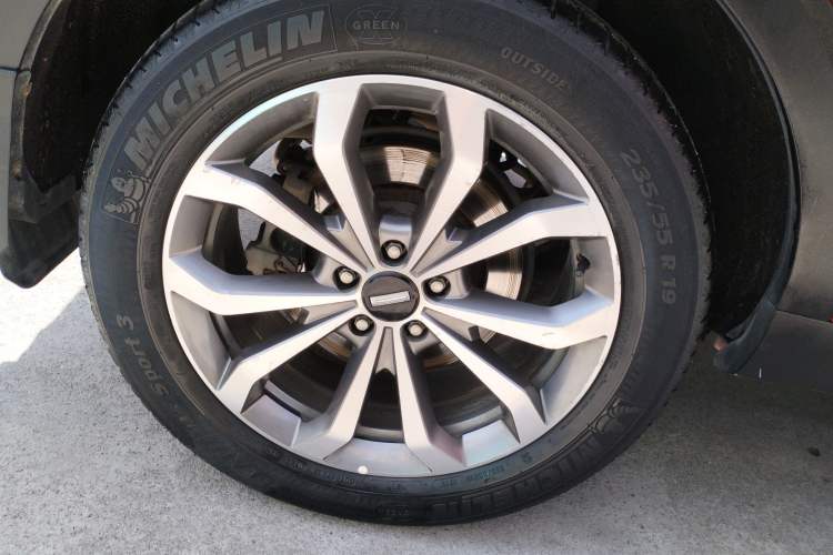 Used Wey VV6 2018 2.0T Two-Wheel-Drive Ultra-Luxury Version China V Standard