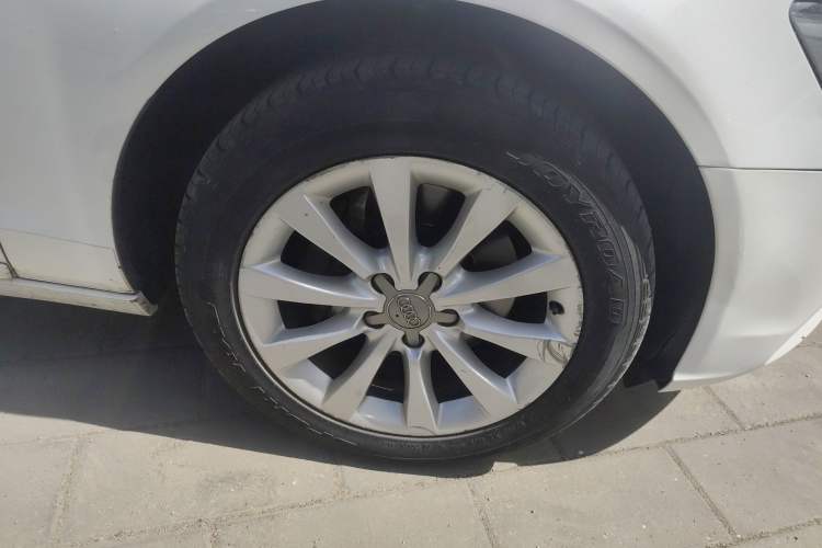 Used Audi A6L 2014 TFSI Standard Model Right Front Wheel Hub