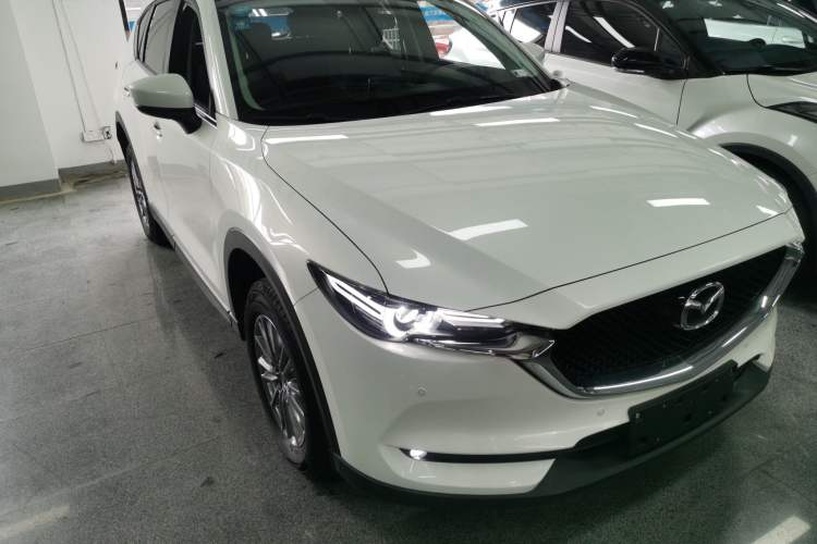 Used Mazda CX-5 2020 Revised Version 2.0L Automatic Two-Wheel Drive ZhiZun Trim Front Right 45 Deg