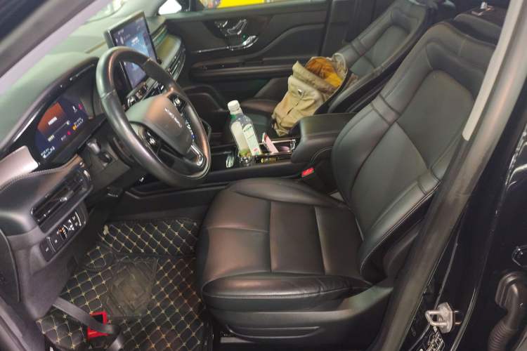 Used Lincoln Corsair 2022 2.0T Two-Wheel Drive Deluxe Edition Left Front Seat