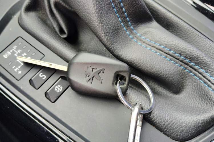 Used Peugeot 308 2016 1.6L Automatic Fashion Edition
