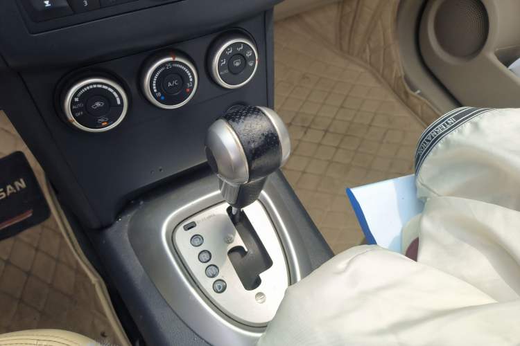 Used Nissan Qashqai 2012 2.0 XV LE CVT 2WD Gear Lever