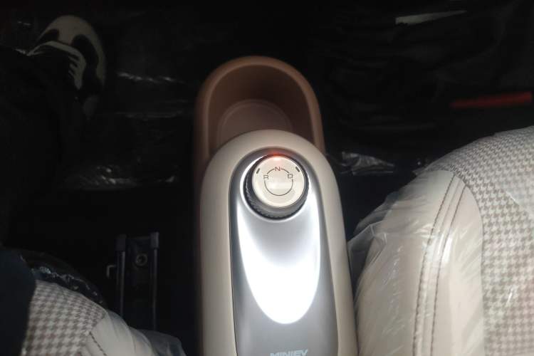 Used Wuling Hongguang MINIEV 2025 Four-Door Version Advanced Edition