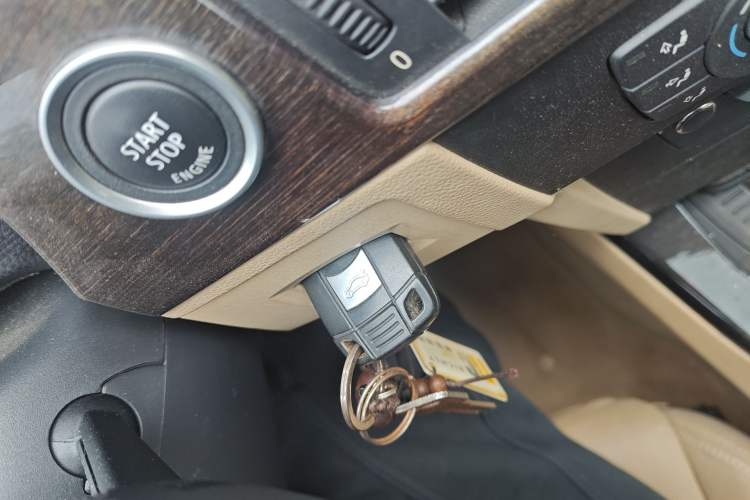 Used BMW 3 Series 2012 325i Luxury Edition