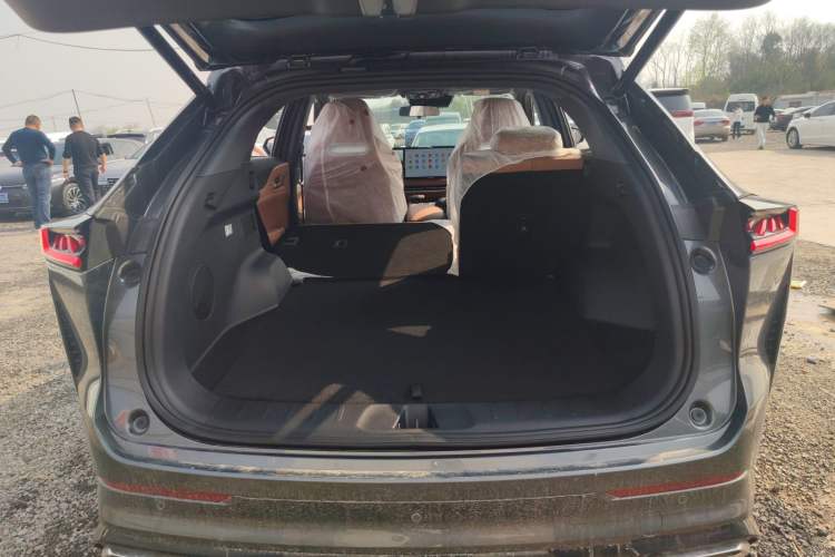 Used CHANGAN UNI-Z New Energy 2025 Model, Smart New Blue Whale 125km Battleship+ Version Trunk