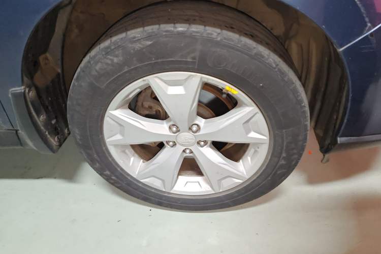 Used Subaru Forester 2013 2.5i Automatic Elite Edition Right Front Wheel Hub