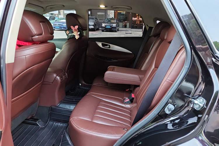 Used Infiniti QX50 2015 2.5L Luxury Edition Left Rear Seat