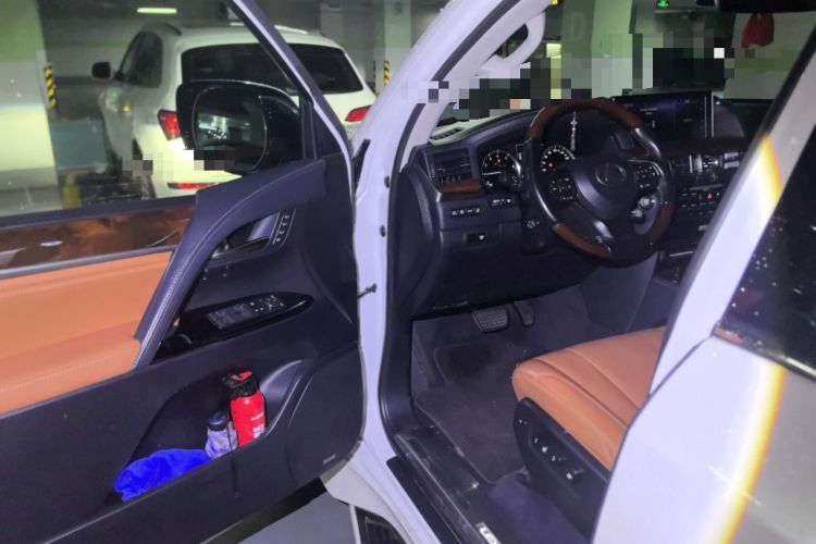 Used Lexus LX 2017 570 Prestige Luxury Edition Driver Seat