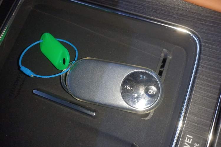 Used Hima AITO M8 2025 Extended-Range Ultra Version 53.4 kWh 5-Seater Edition
