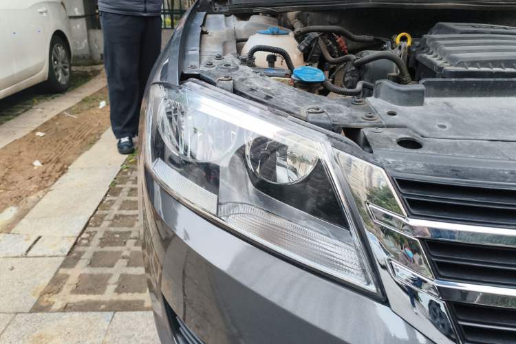 Used Volkswagen Lavida 2013 Revised Classic 1.6L Automatic Fashion Edition
