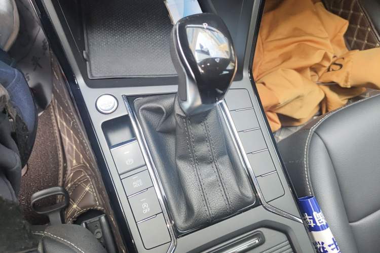 Used Volkswagen Passat 2023 Revised Version 280TSI Business Edition Gear Lever