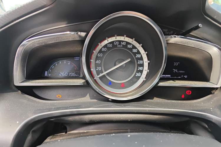 Used Mazda 3 Axela 2014 Sedan 1.5L Manual Comfort Model