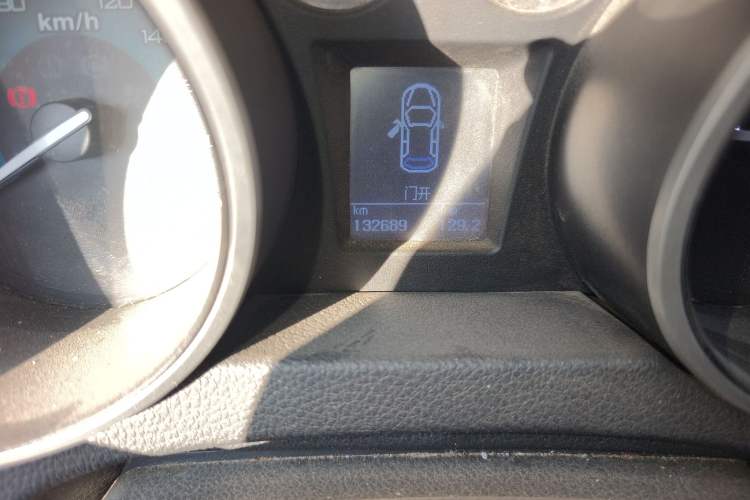 Used Foton Savana 2015 2.0T Manual Two-Wheel Drive Gasoline Luxury Edition 5 Seats