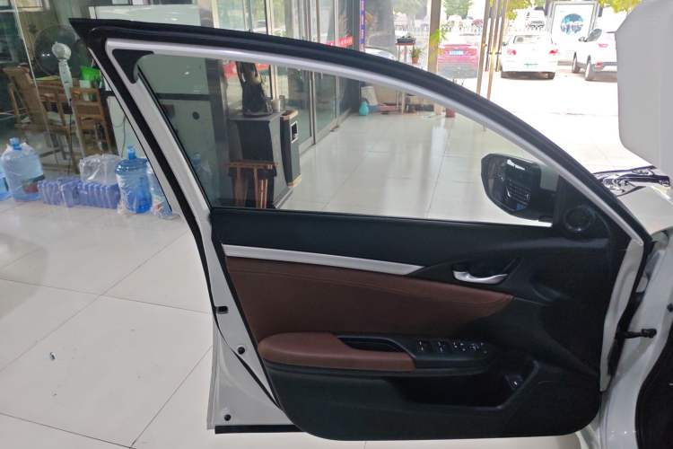 Used Honda Civic 2016 220TURBO CVT Prestige Edition
