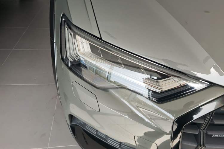 Used Audi A6 2021 allroad quattro Explorer 55 TFSI Prestige Off-Road Model Right Front Headlight