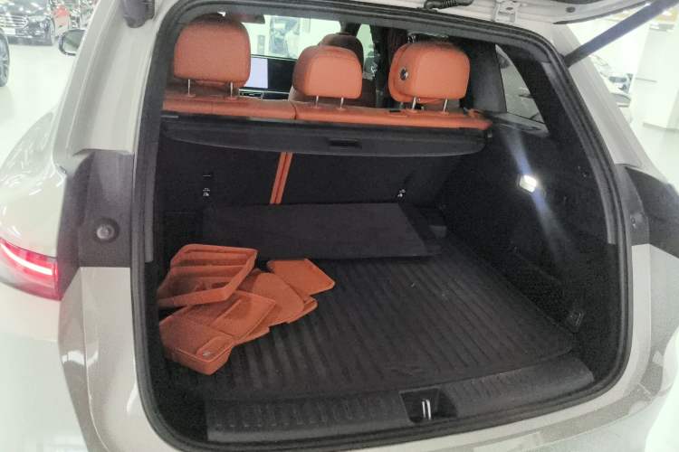 Used Li Auto L6 2025 Pro Smart Refresh Edition
