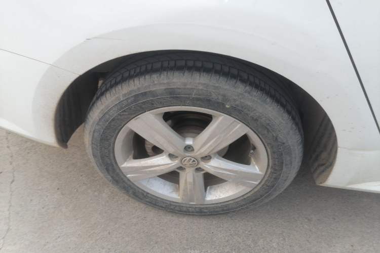 Used Volkswagen Lavida 2017 1.6L Manual Fashion Edition
