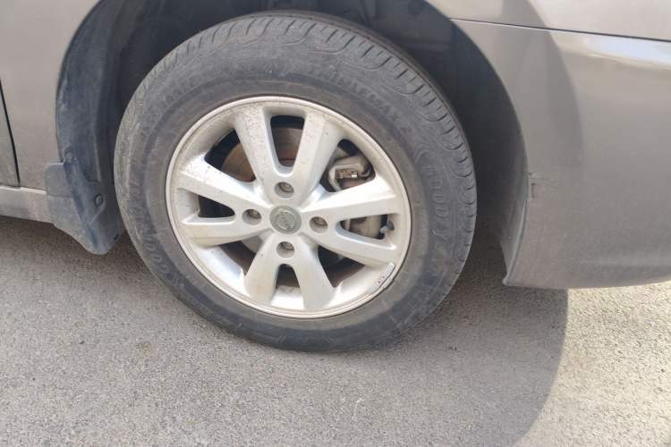 Used Nissan Sylphy 2012 Classic 1.6XE Manual Comfort Edition Right Front Wheel Hub
