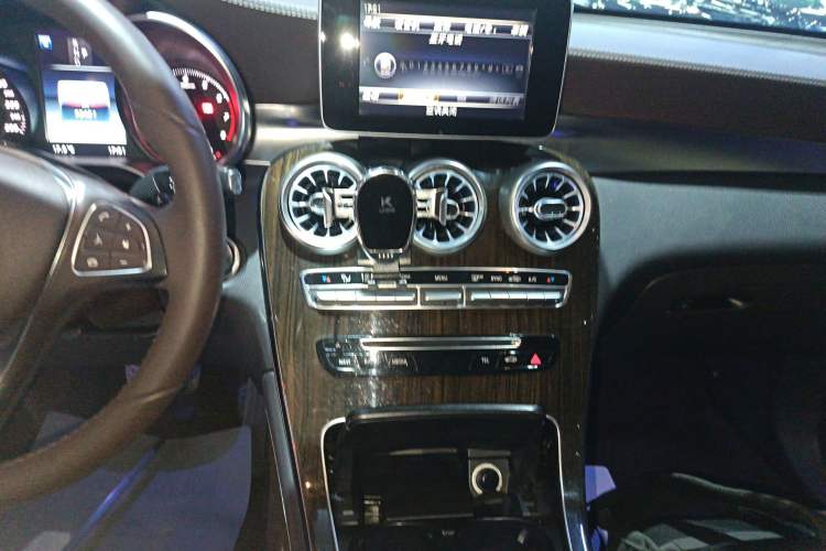 Used Mercedes-Benz GLC 2016 GLC 260 4MATIC Luxury Model
