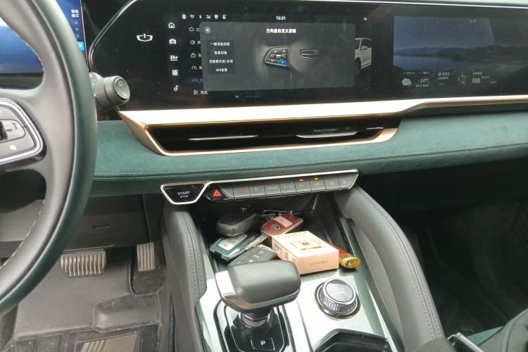 Used Geely Auto Monjaro L 2021 2.0TD DCT EVO Two-Wheel Drive Prestige Version Audio And AC Panel