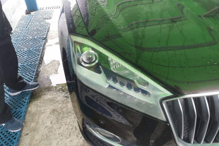 Used BORGWARD BX7 2018 28T Two-Wheel Drive Luxury Version 5 Seats China V Emission Standard