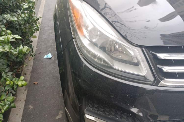 Used JMC Yusheng S350 2013 2.4T Automatic 4x4 Diesel Ultra-Luxury 5-Seater
