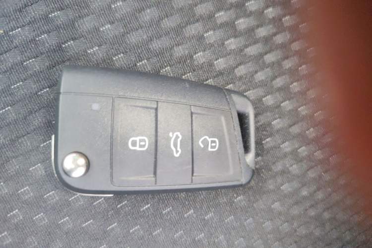 Used Volkswagen Tacqua 2020 1.5L Automatic Yue Vehicle Key