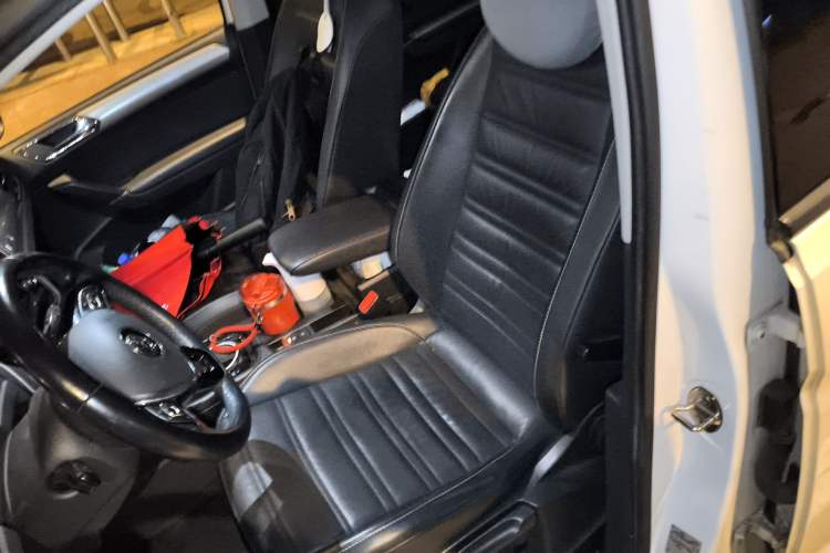 Used Volkswagen Touran 2016 Volkswagen Touran L 280TSI DSG Comfort Edition Left Front Seat